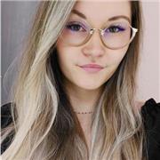 Destinée à devenir professeure de mathématiques à la fin de mon cursus, je propose des cours de mathématiques